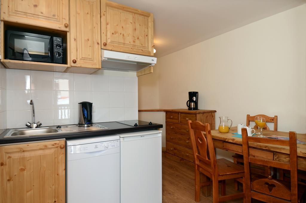 Odalys Chalet Alpina Tignes Room photo